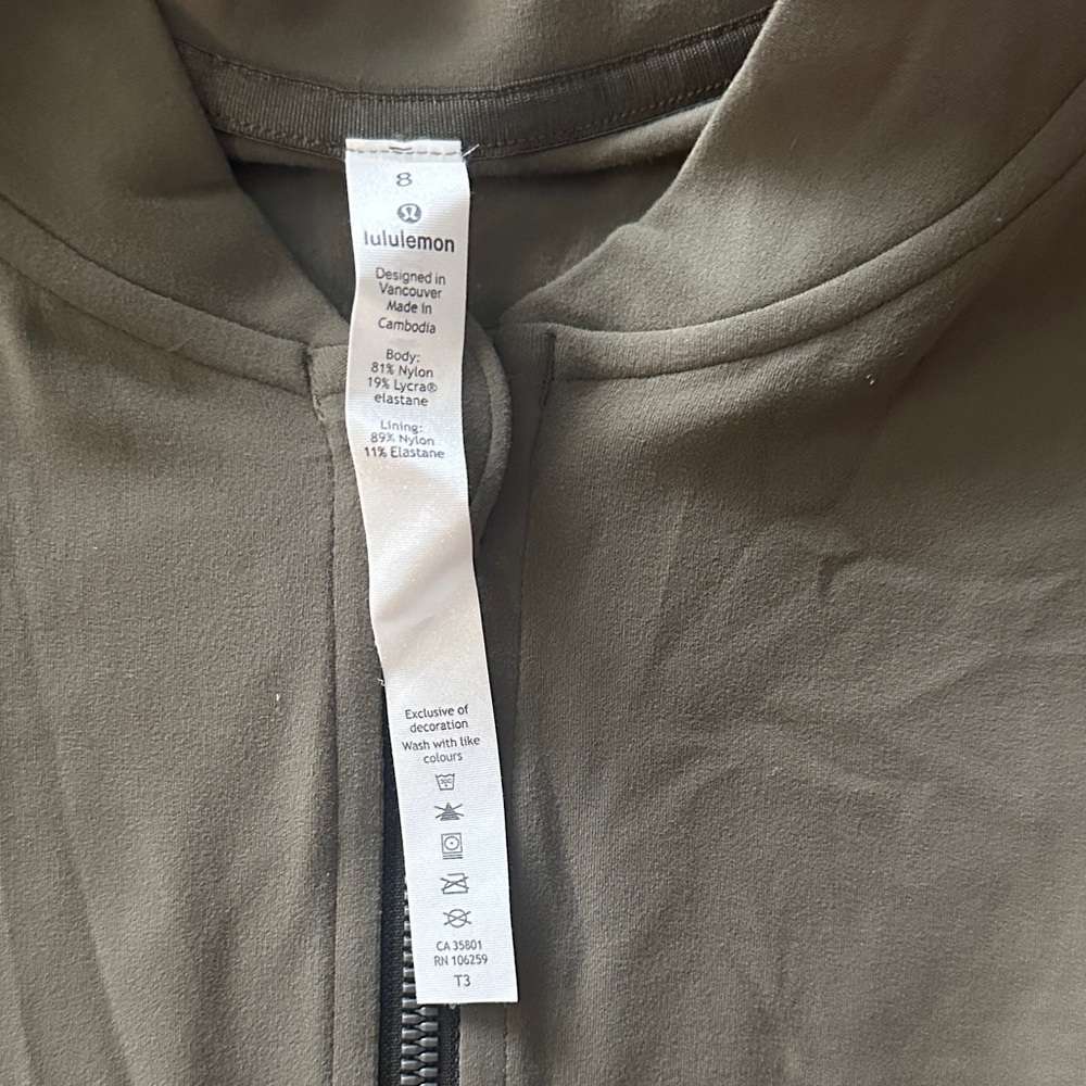 Lululemon Green Zip Up fitted jacket - Picture 2 of 3